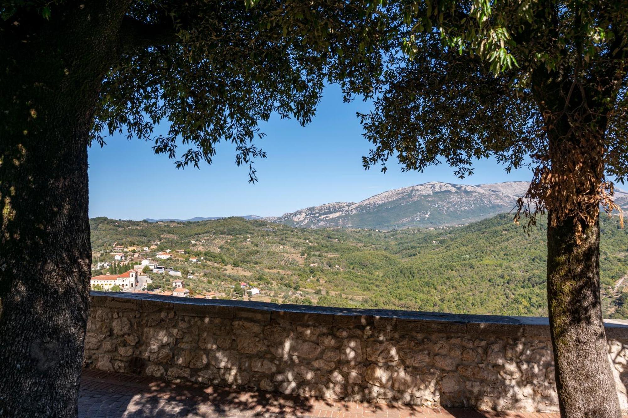 Piazza Laurino Apartments Basic Excursions Alto Cilento Pellegrinaggio Giubilare Exterior photo